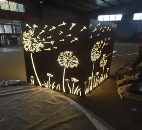 萨迦耐候钢灯箱