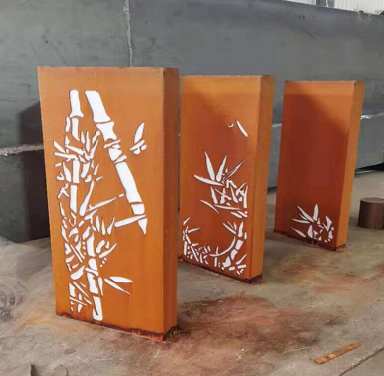 萨迦锈钢板灯箱